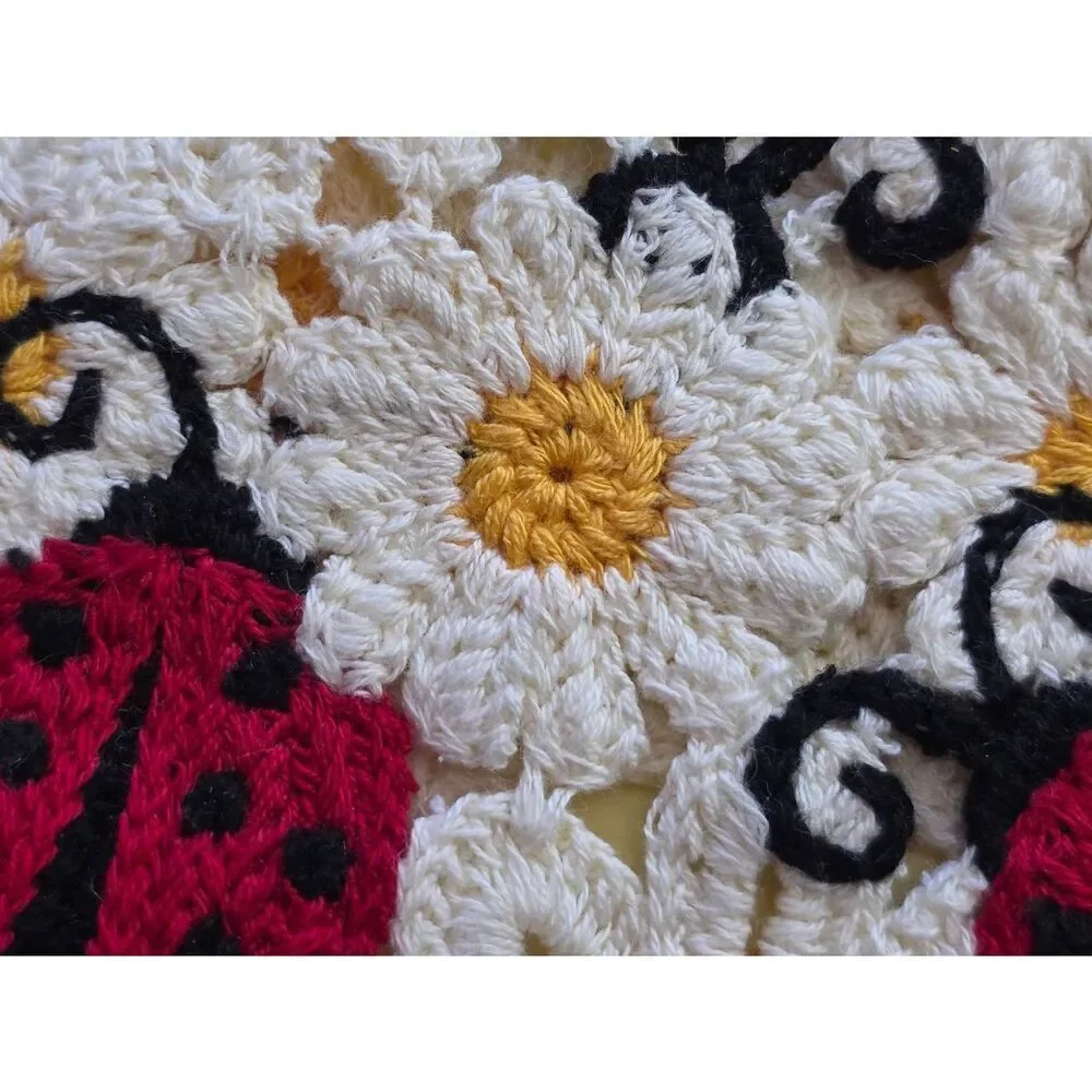 🔹️NWT Crochet Knit Ladybug & Daisy Triangle Hair Bandana
